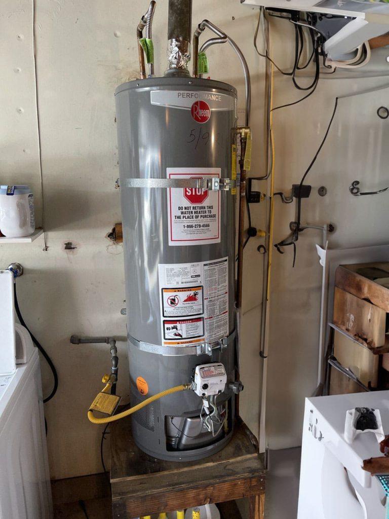 United Plumbing pro replacing a hot water heater in a Los Altos Hills home
