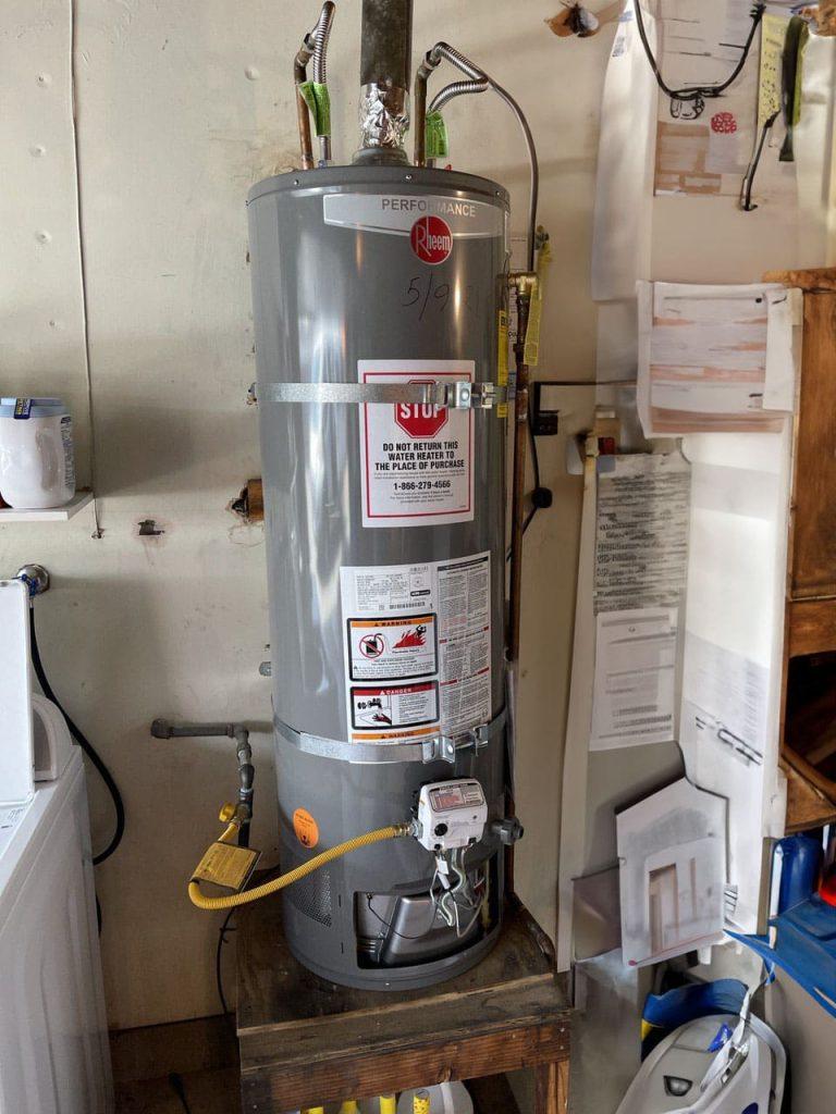 United Plumbing pro replacing a hot water heater in a Los Altos home