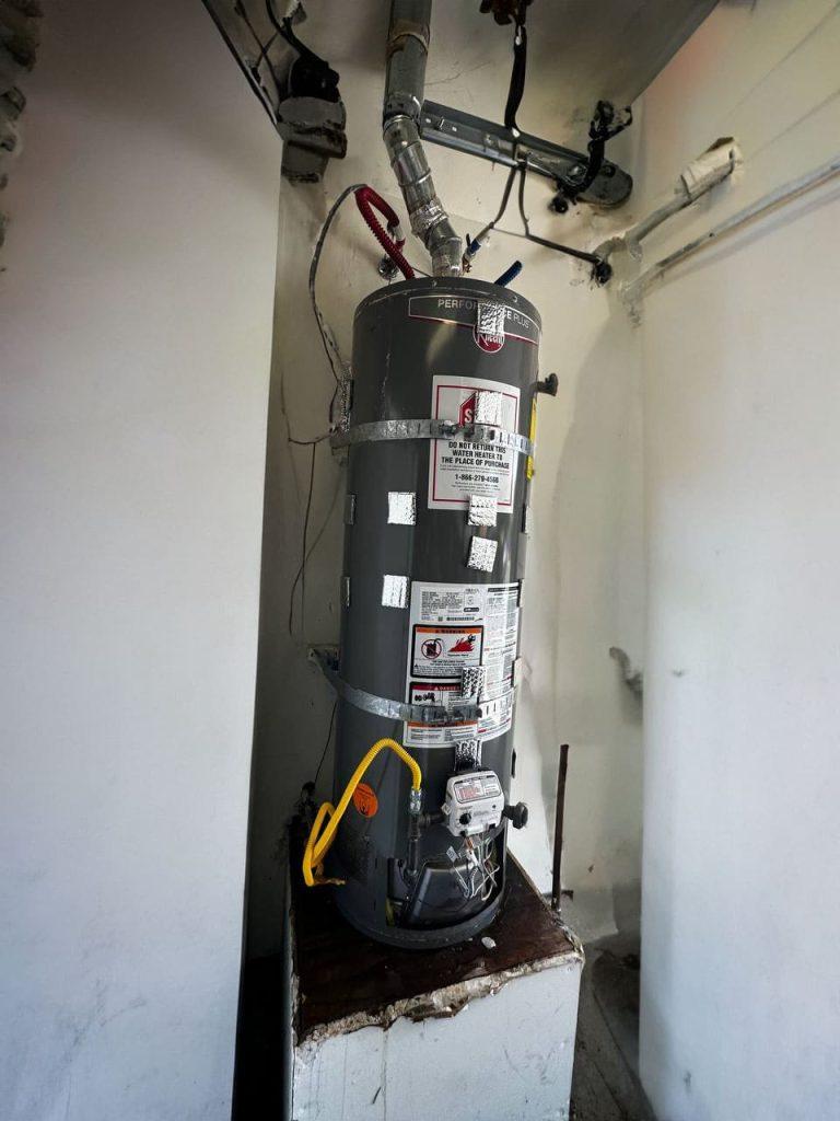 United Plumbing pro installing a powerful 50-gallon water heater in a Mountain View home
