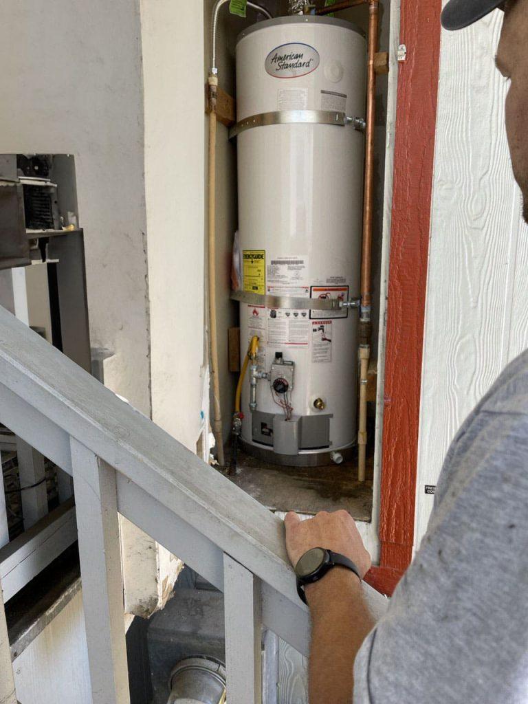United Plumbing pro replacing a hot water heater in a Saratoga home