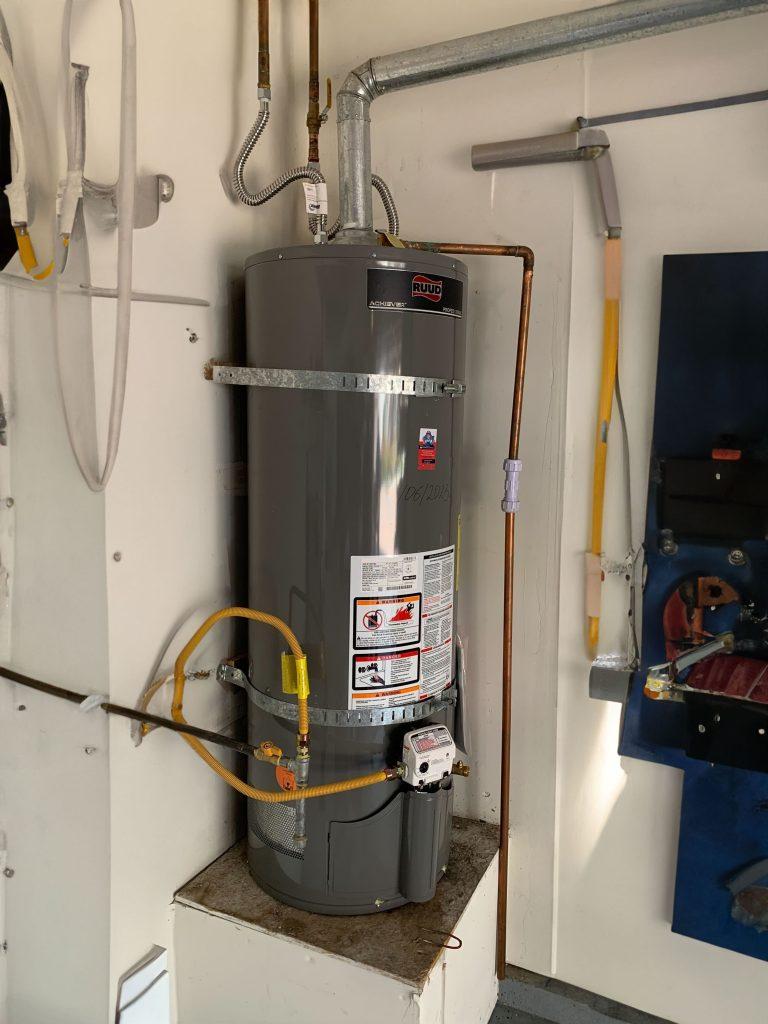 United Plumbing pro replacing a hot water heater in a Sunnyvale home